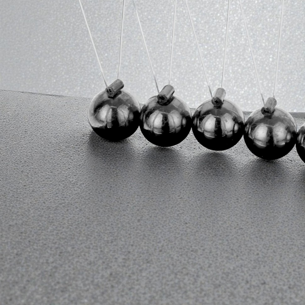 Маятник шары Ньютона, 9x9x7,5 см, пластик, металл